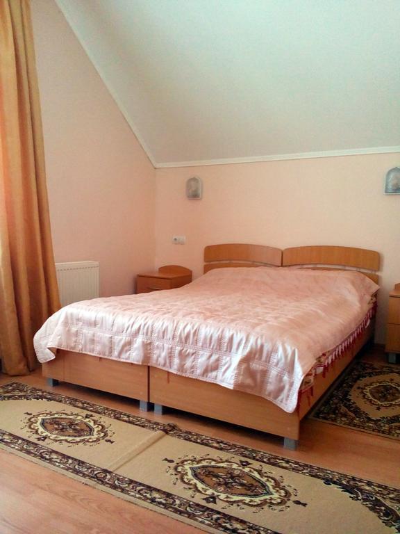 Hotel Sadiba "Lisova Pisnia" à Synyak Extérieur photo