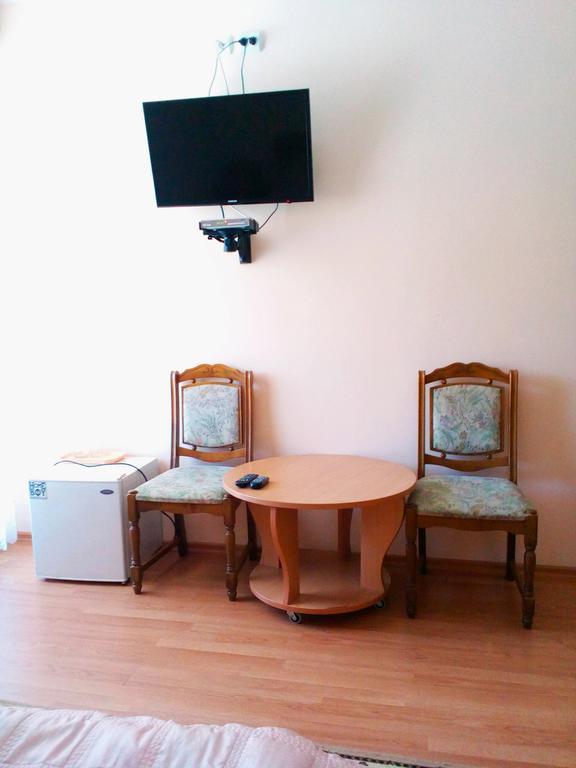 Hotel Sadiba "Lisova Pisnia" à Synyak Extérieur photo