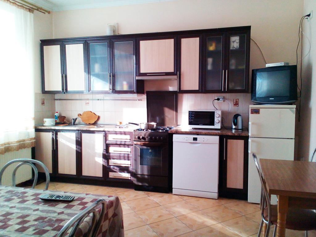 Hotel Sadiba "Lisova Pisnia" à Synyak Extérieur photo